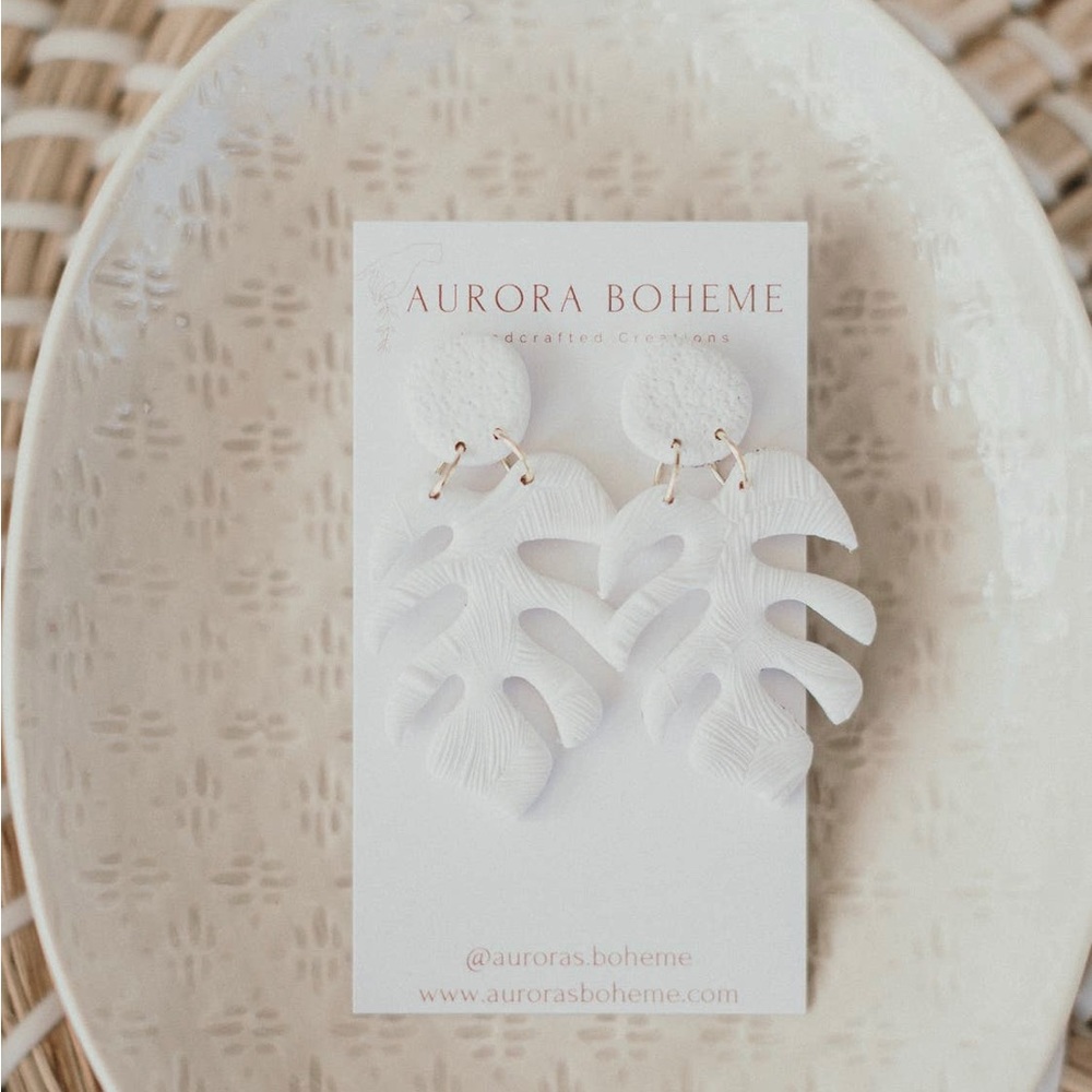 Textures white monsteras earrings